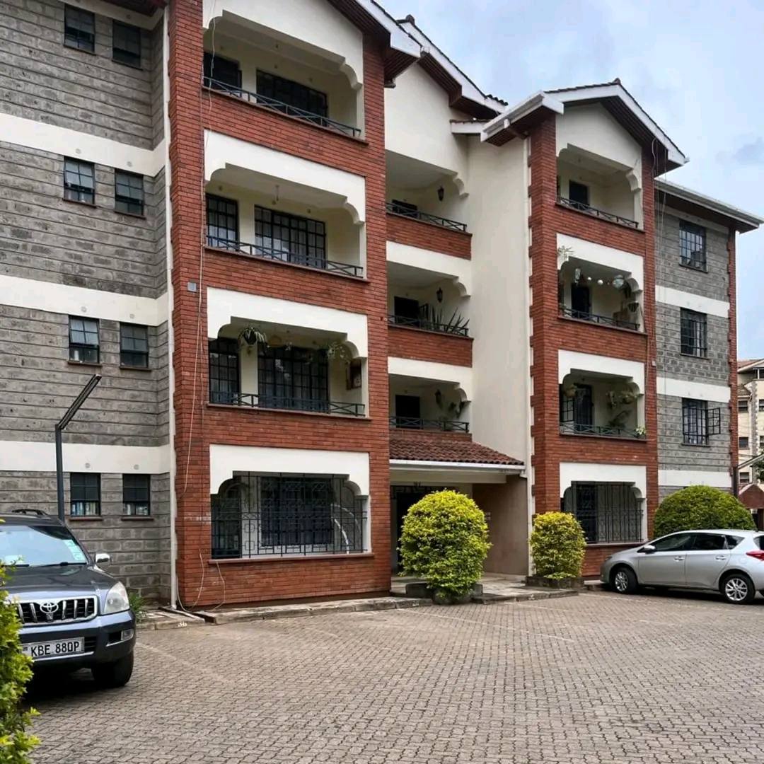 THREE BEDROOM APARTMENT TO LET IN LAVINGTON