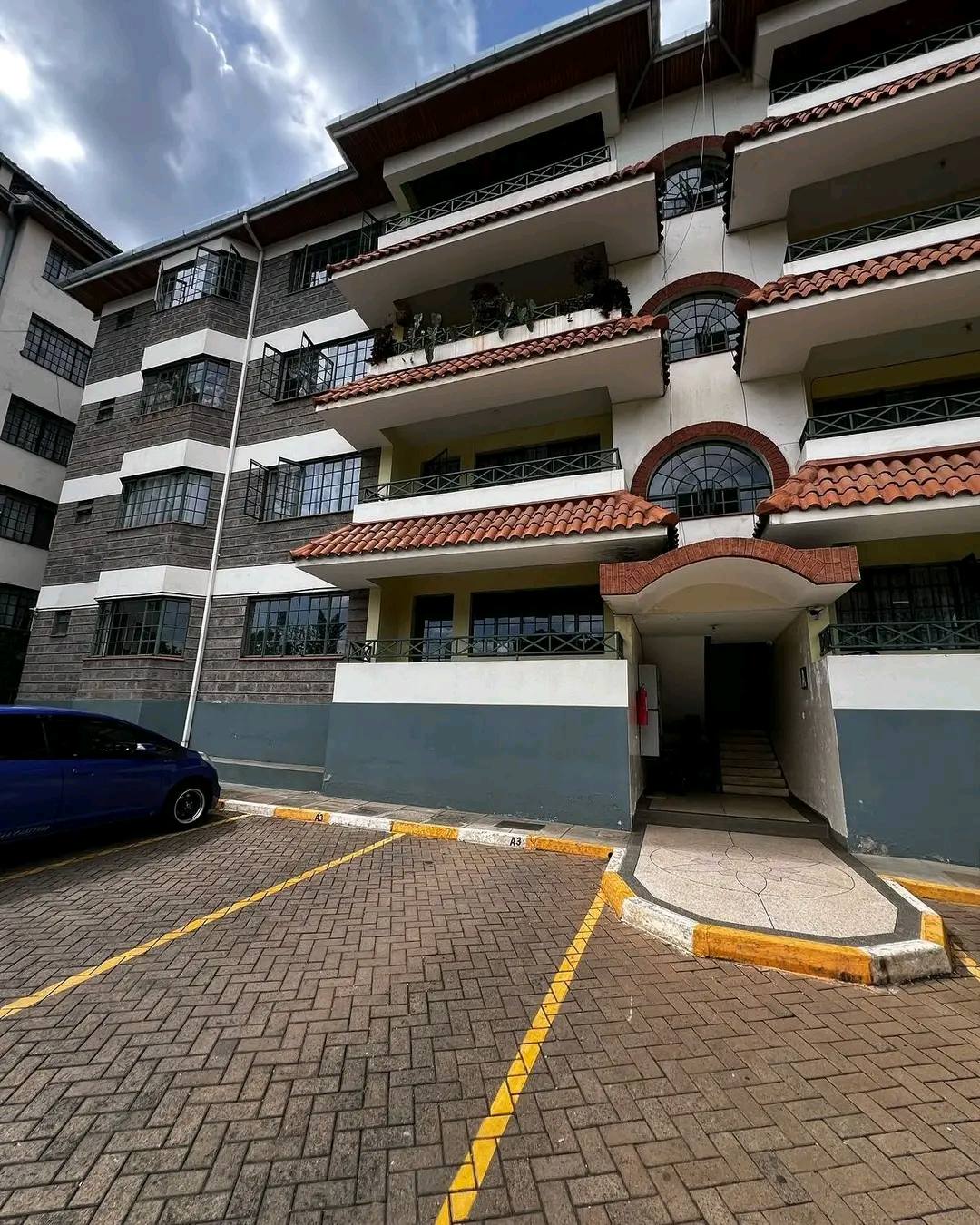 THREE BEDROOM APARTMENT TO LET IN KILELESHWA