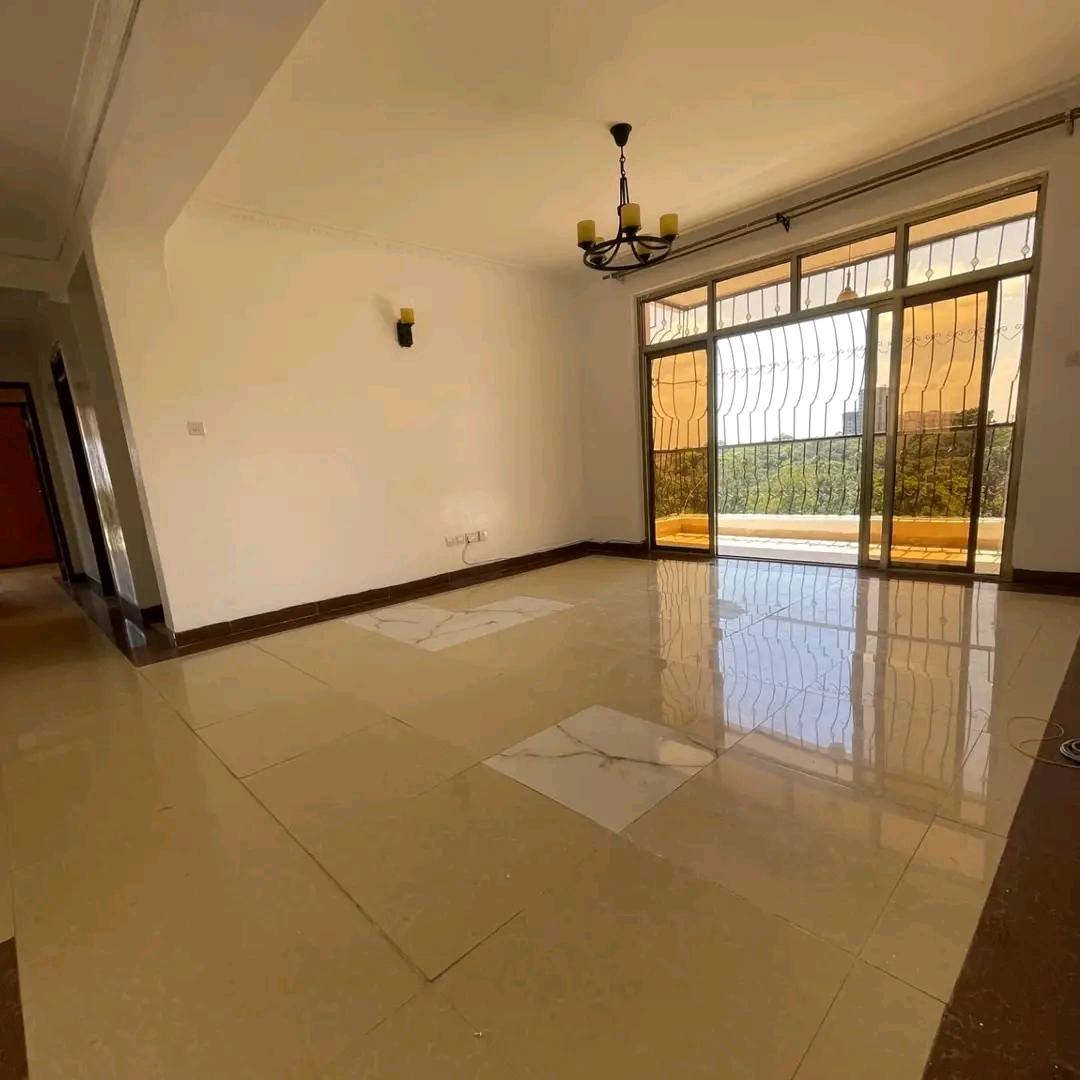 THREE BEDROOM PLUS SQ TO LET IN LAVINGTON