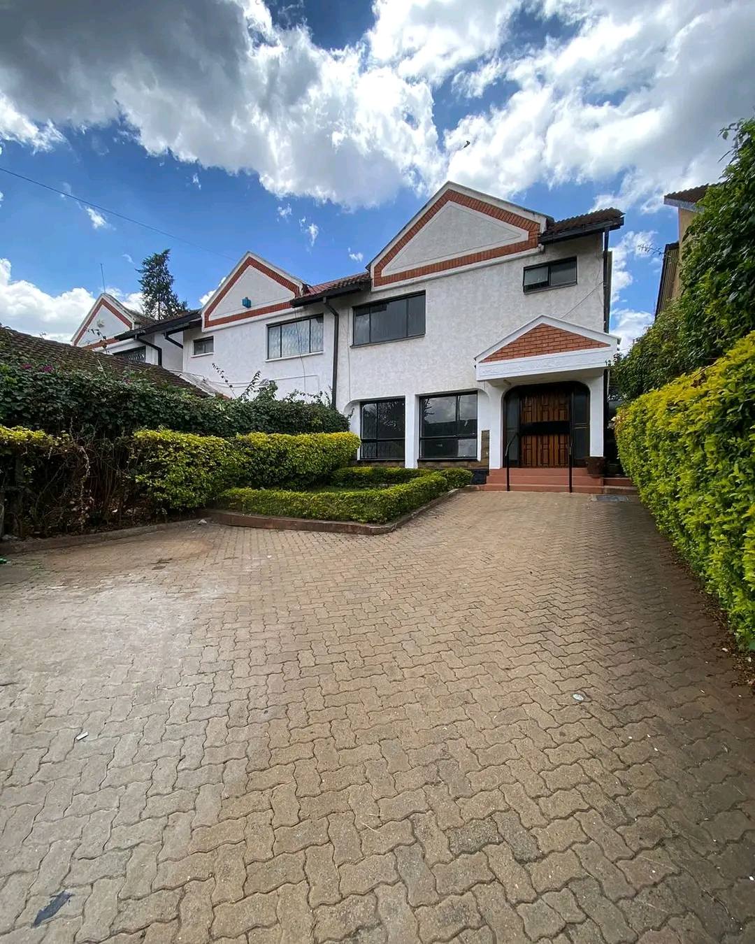 FOUR BEDROOM PLUS SQ HOUSE TO LET IN KILELESHWA