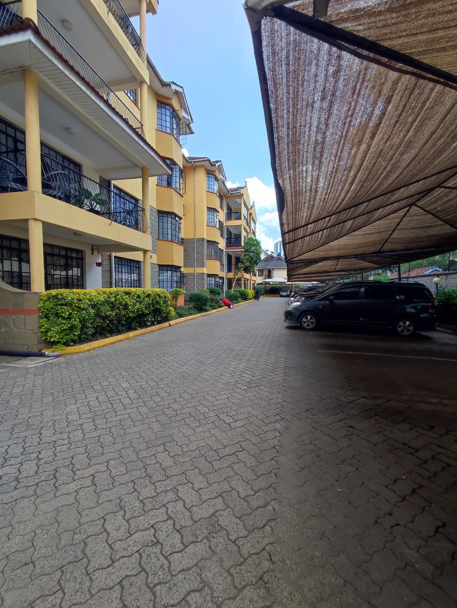 THREE BEDROOM PLUS SQ TO LET IN KILELESHWA