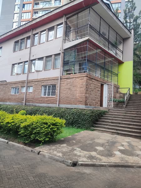 ONE BEDROOM APARTMENT TO LET IN LAVINGTON