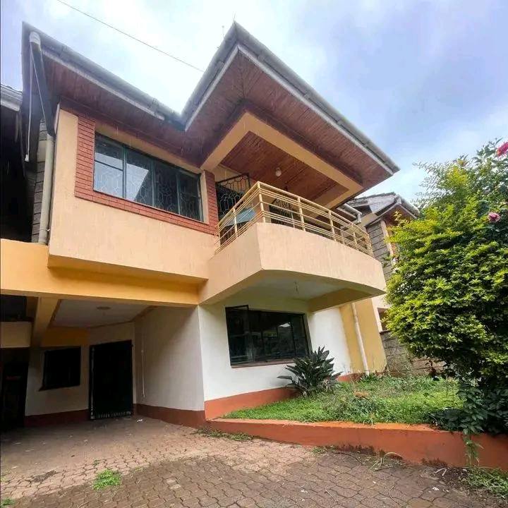 FIVE BEDROOM PLUS SQ HOUSE TO LET IN LAVINGTON