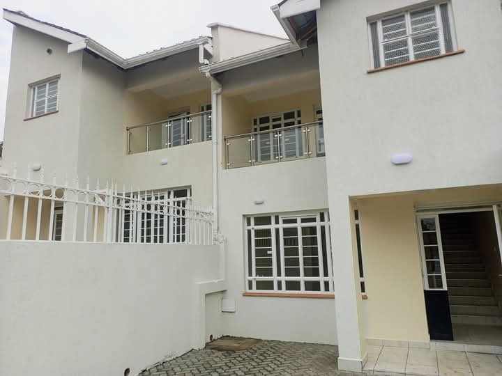 Three bedrooms all ensuits maisonette to let in Sigona